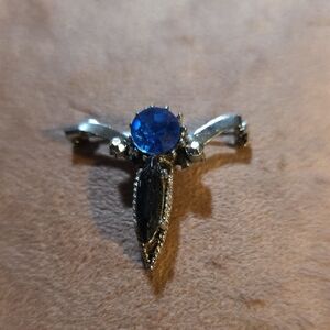 Vintage Weiss Brooch With Blue And Black Austrian Crystals